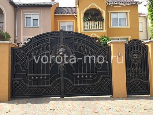 Распашные ворота для дачи 2200*3200
