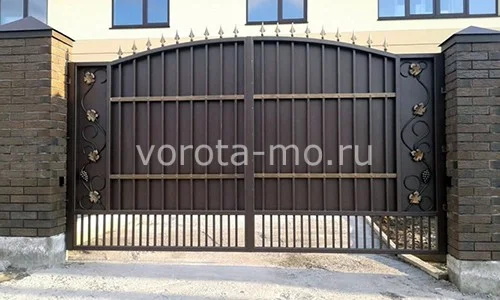 Распашные ворота для дачи 2300*3300