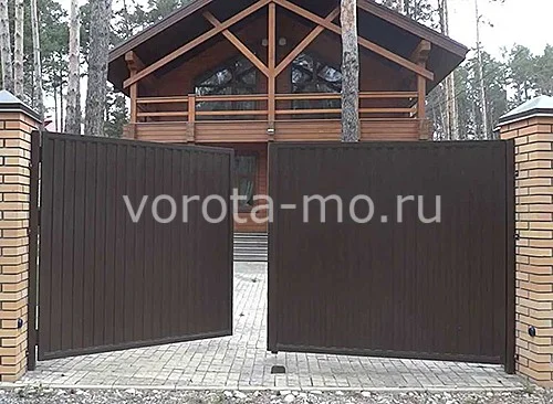 Распашные ворота для дачи 2100*3300