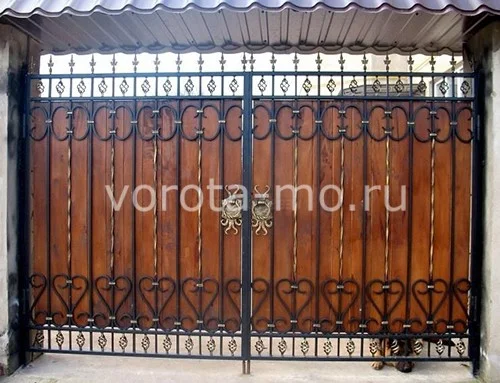 Распашные кованые ворота 1500*2000