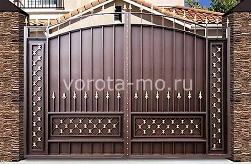 Распашные кованые ворота 1700*2200