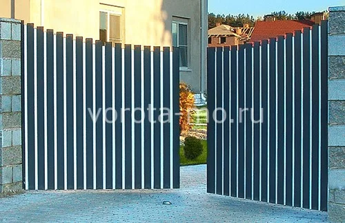 Распашные ворота для дачи 2100*3500