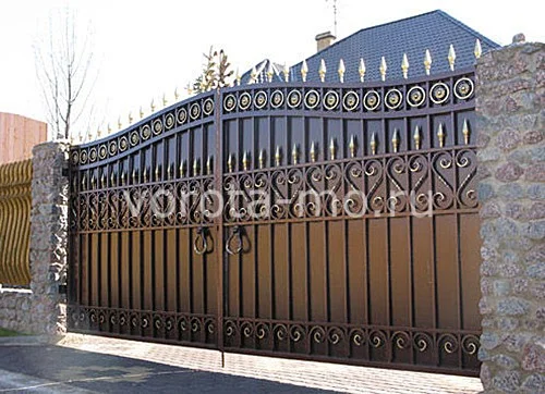 Распашные кованые ворота 2200*3150