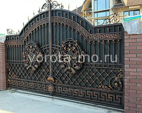 Распашные кованые ворота 2300*3300