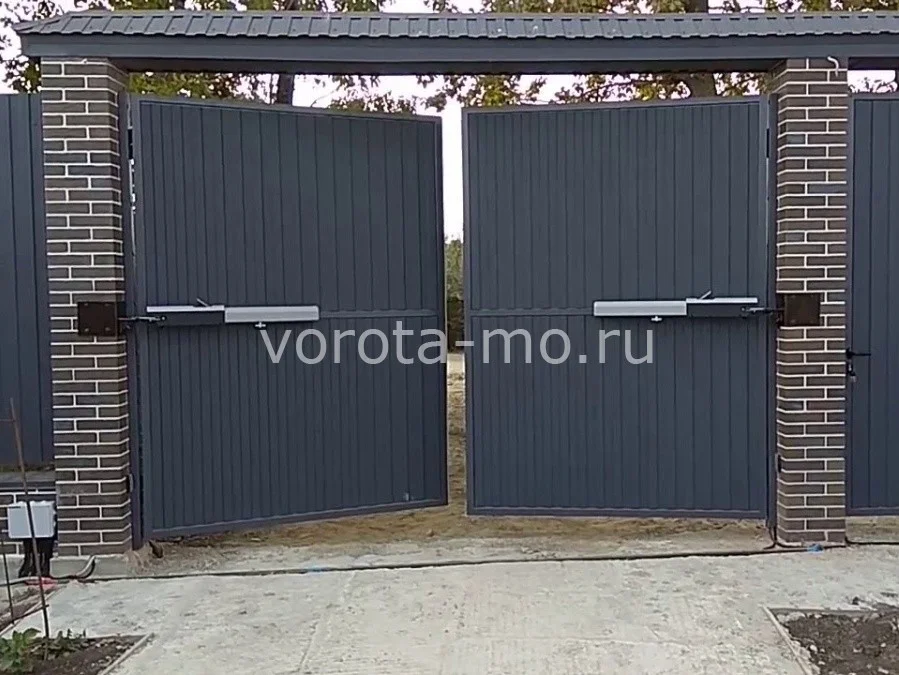 Распашные ворота для дачи 2200x3200