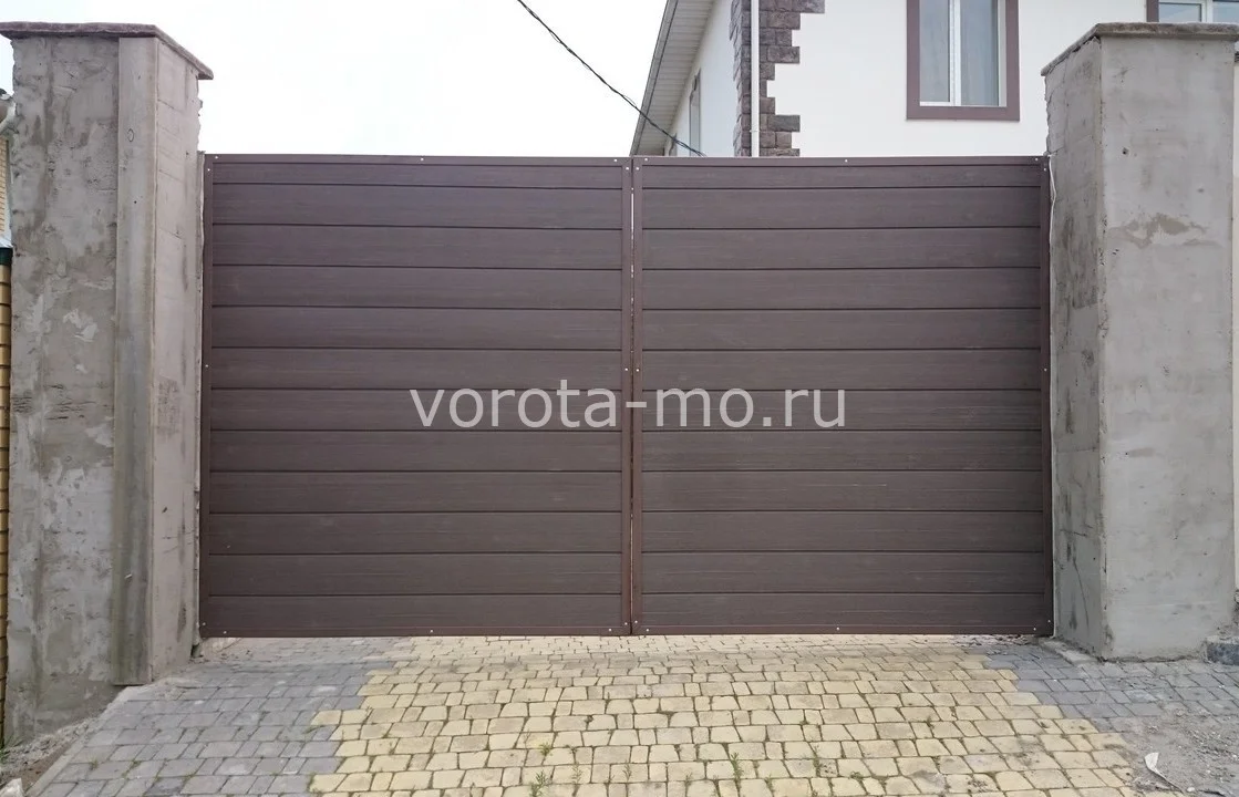 Распашные ворота для дачи 2500x3500