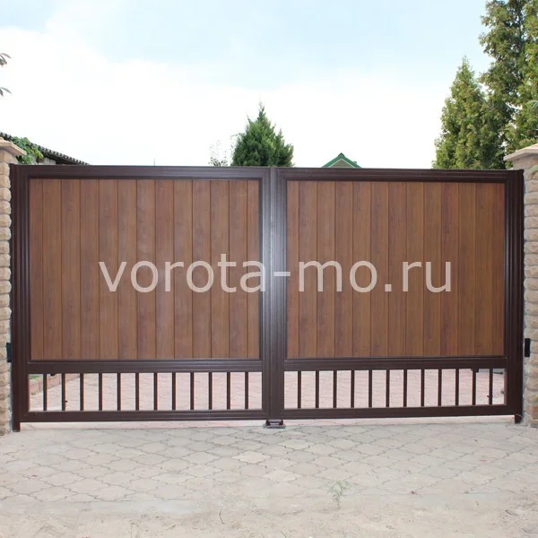 Распашные ворота для дачи 2000x3000