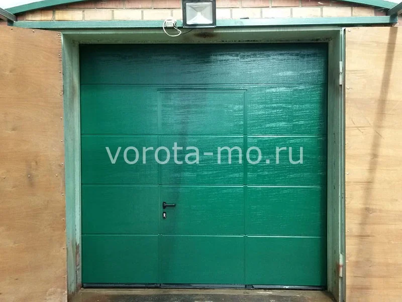 Секционные ворота с калиткой 2085*2250