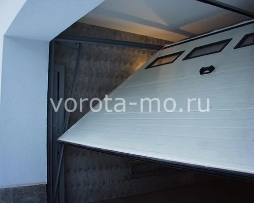 Гаражные ворота подъемные 3250*4000