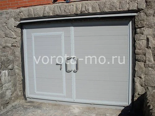 Гаражные ворота с калиткой 2500*3500